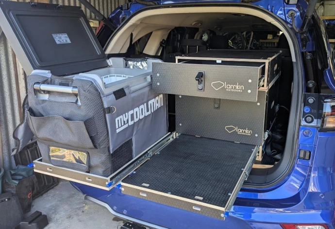 Isuzu MUX with removable drawers and fridge installed